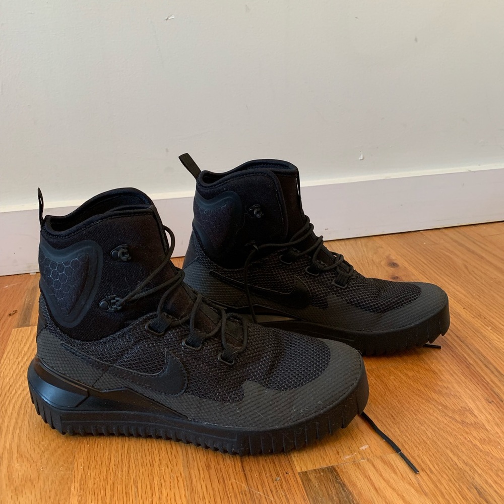 Nike Waterproof Sneakerboot Men’s 7.5 Preowned